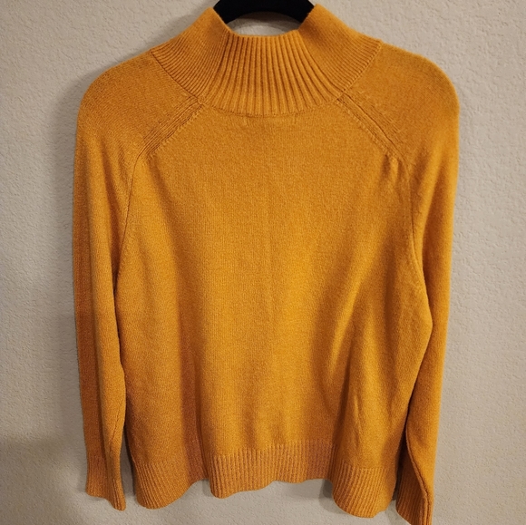 Women's Banana Republic Mustard Sweater w Vented Sides - SZ S - Picture 4 of 5